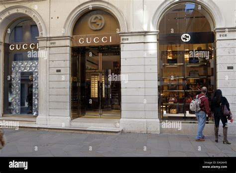 prezzo center gucci originali|gucci outlet store.